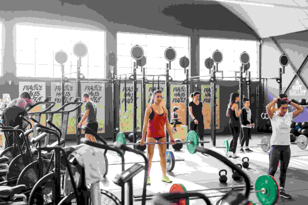 group-of-people-weightlifting-in-gym-2025-04-04-11-24-57-utc group-of-people-weightlifting-in-gym-2025-04-04-11-24-57-utc